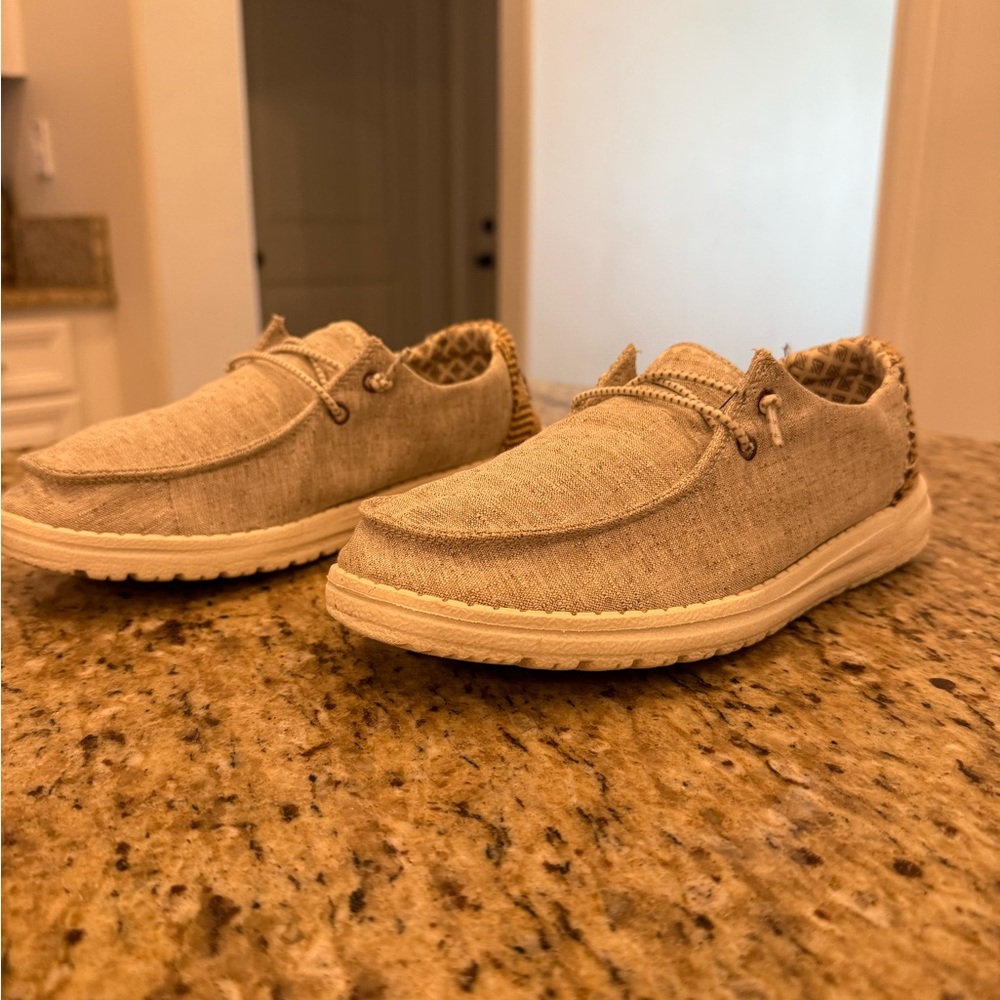 Hey Dude Women’s Beige and Brown Loafers - Picture 3 of 5